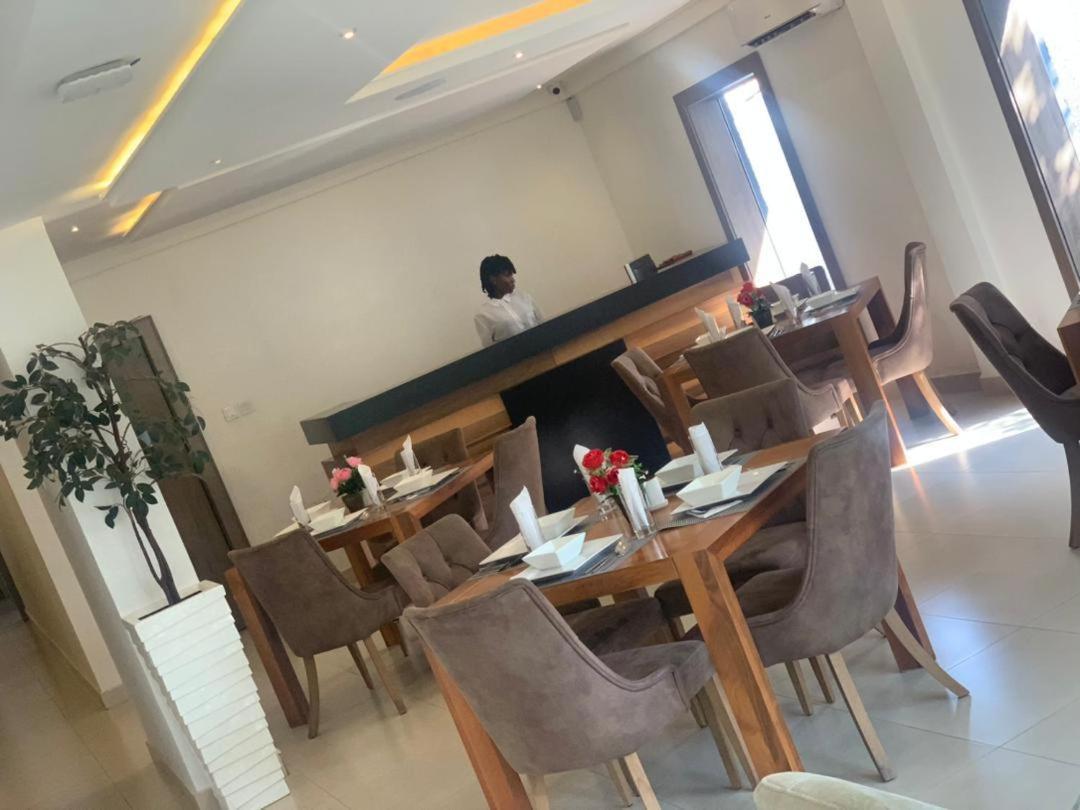 Swiss Pearl Continental Suite Wupa 외부 사진